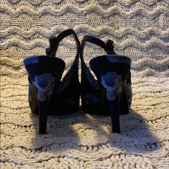 Ladies PRADA RUNWAY Blue Floral velvet Heels - Picture 4 of 5